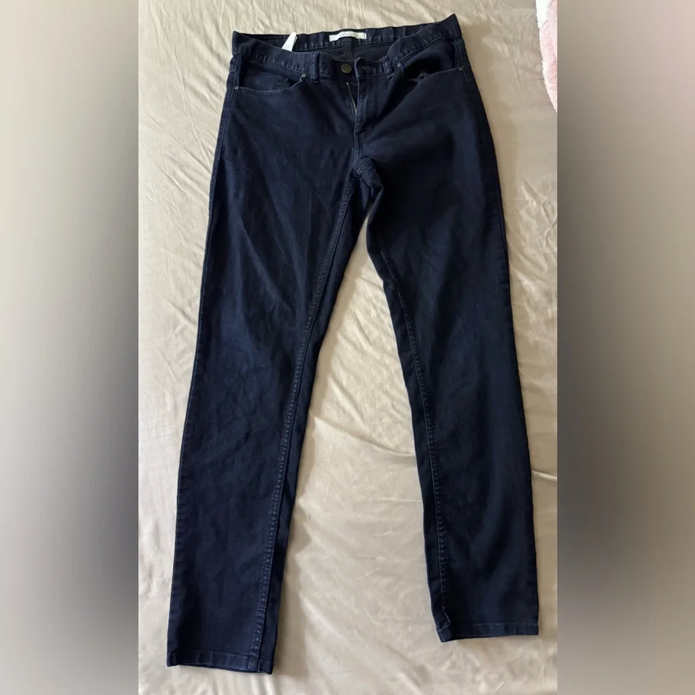 Perry Ellis stylish dark